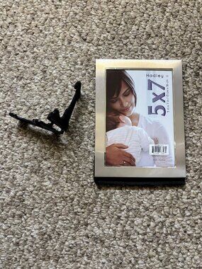 Metallic Silver 5" x 7" Picture Frame and Plastic Plate Stand